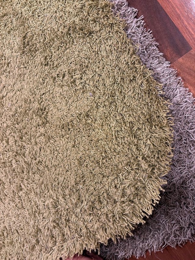 Alfombra verde habitación/salón