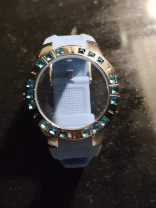 Reloj de pulsera dorado