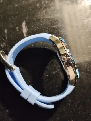 Reloj de pulsera dorado