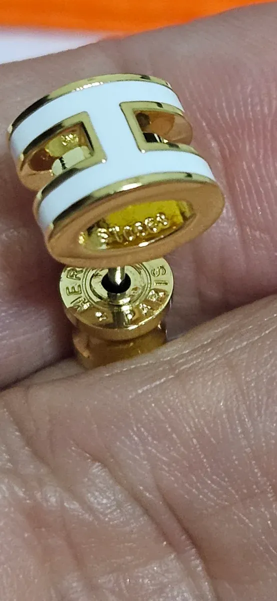 Pendientes Hermès H Dorados y Blancos