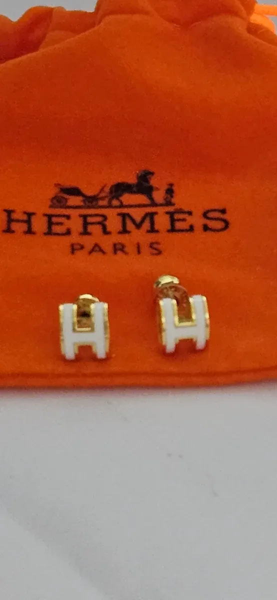 Pendientes Hermès H Dorados y Blancos