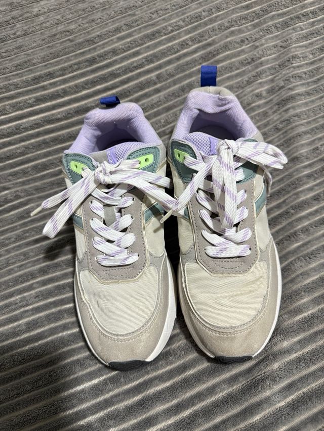 Zapatillas Beige y Morado