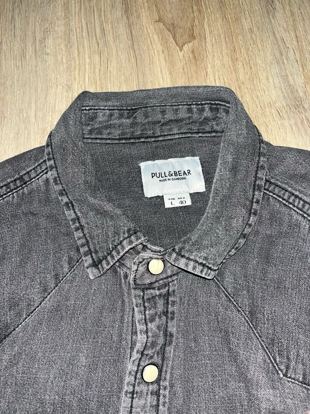 Camisa vaquera Pull&Bear gris