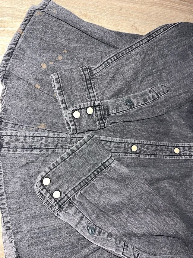 Camisa vaquera Pull&Bear gris