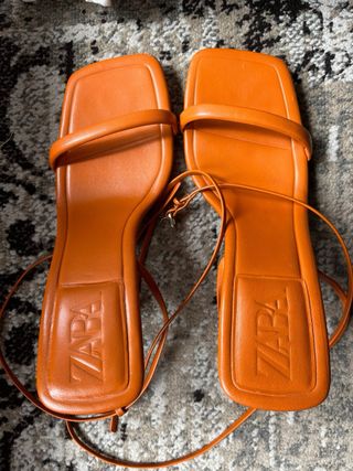 Sandalias de tacón naranjas