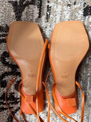 Sandalias de tacón naranjas
