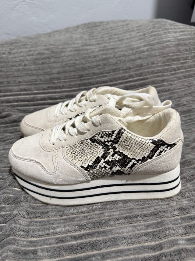 Zapatillas plataforma efecto piel serpiente