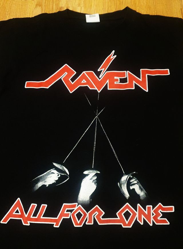 Camiseta Raven All For One Metallica Iron Maiden