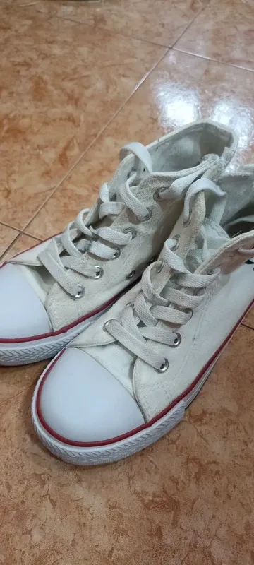 Zapatillas Blancas Kuromi Talla 34