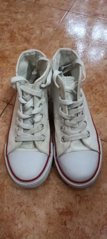 Zapatillas Blancas Kuromi Talla 34