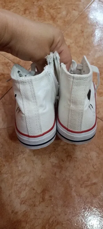 Zapatillas Blancas Kuromi Talla 34
