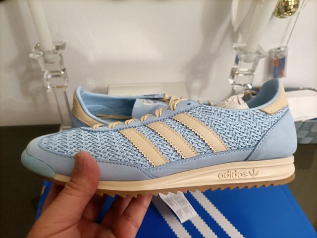Zapatillas Adidas Talla 42 Azul y Beige