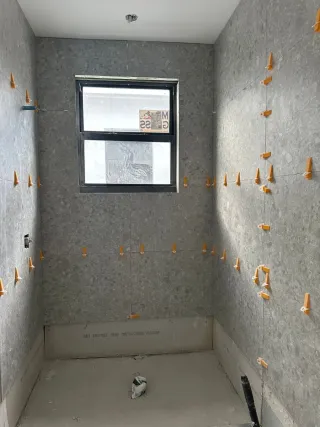 Alicatado de paredes y suelo