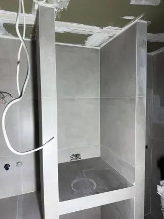 Alicatado de paredes y suelo