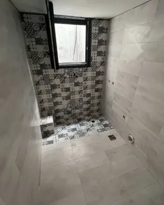 Alicatado de paredes y suelo