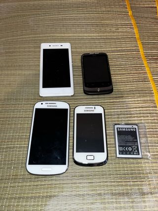 Lote 4 Telefoni Cellulari (HTC, Samsung, Sony, Huawei)