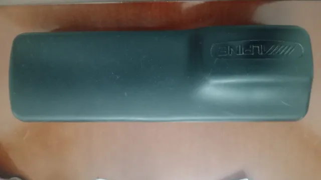 Carátula  radio CD coche Alpine CDM 7983R