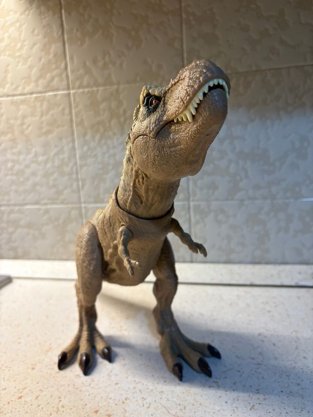 Dinosauro T-Rex Caccia e Divora