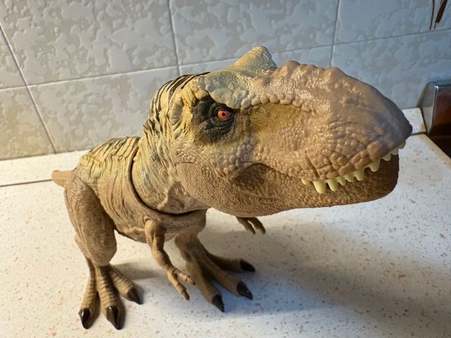 Dinosauro T-Rex Caccia e Divora