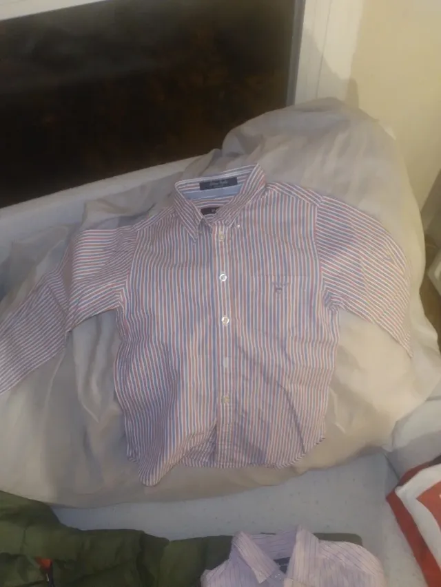 Camisa Gant Rayas Azul y Rojo talla 5-6 años