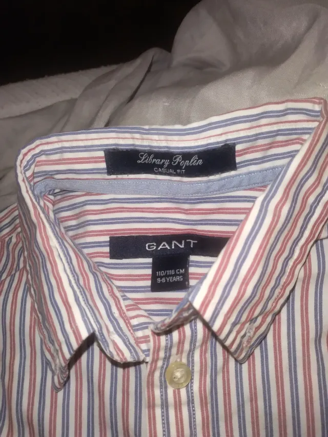 Camisa Gant Rayas Azul y Rojo talla 5-6 años