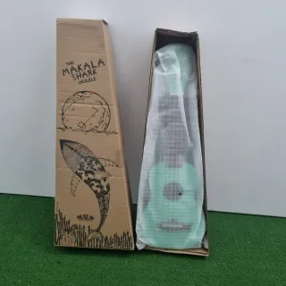 Ukelele Makala Azul con Funda