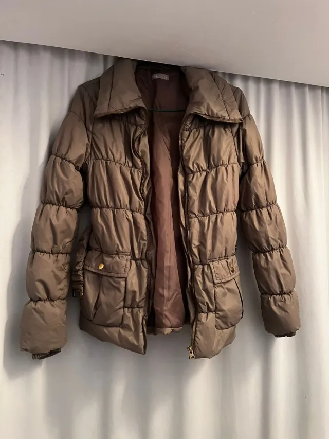 Cazadora acolchada beige talla S
