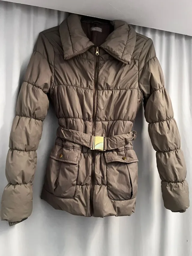 Cazadora acolchada beige talla S