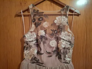 Vestido de fiesta floral rosa