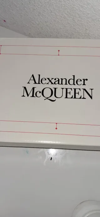 Botines Alexander McQueen Blancos y Negros