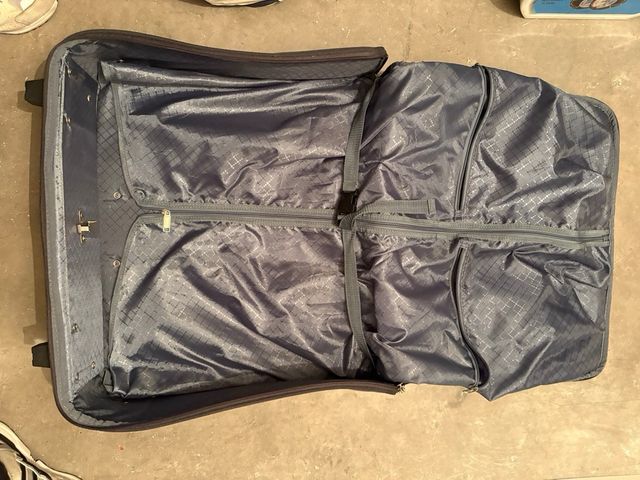 Maleta de viaje John Travel negra