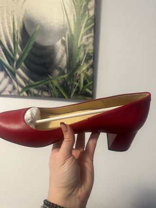 Zapatos de salón rojos talla 45