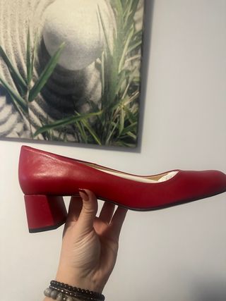 Zapatos de salón rojos talla 45