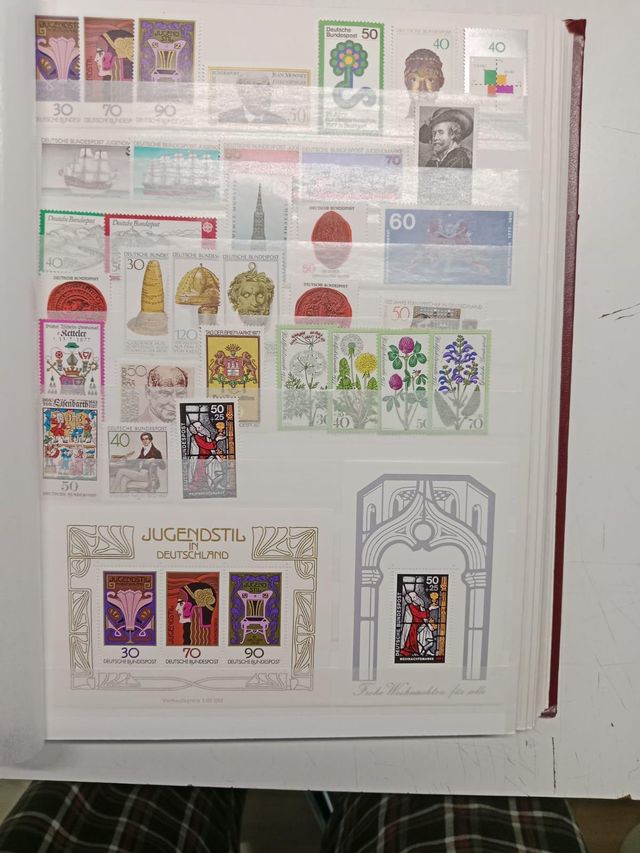 Clasificador con 1275 sellos de Alemania Nuevos