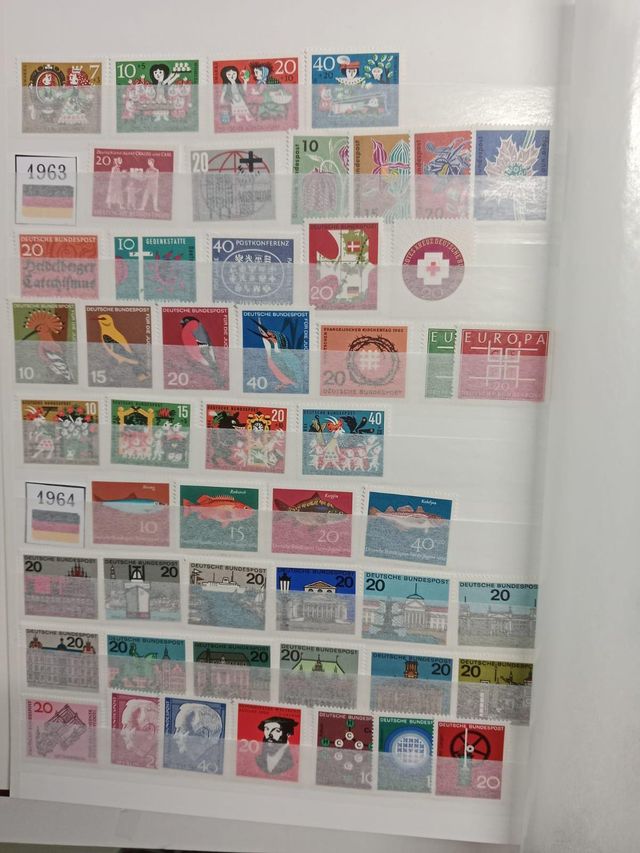 Classificador com 1275 selos da Alemanha Novos