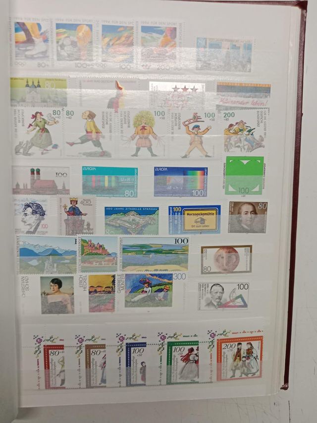 Clasificador con 1275 sellos de Alemania Nuevos
