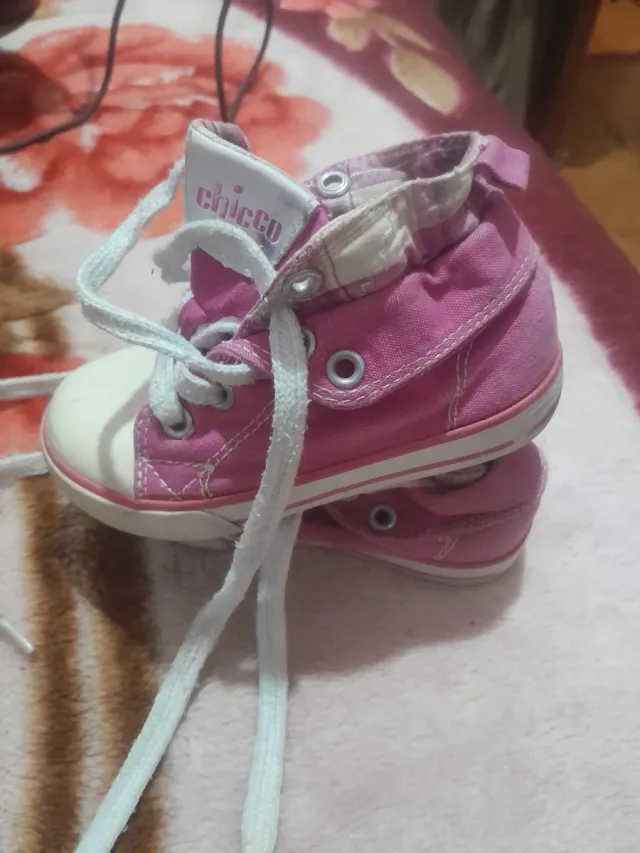 Zapatillas rosas para niña talla 23/24