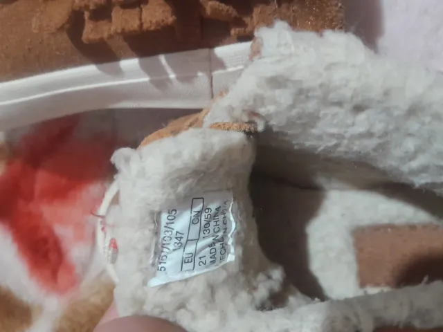 Zapatillas de ante con forro de borreguito