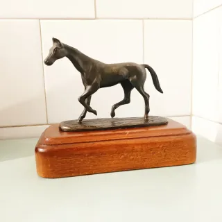 Caballo Bronce Firmado Base Madera