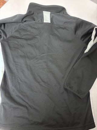 Chaqueta deportiva Nike negra y blanca