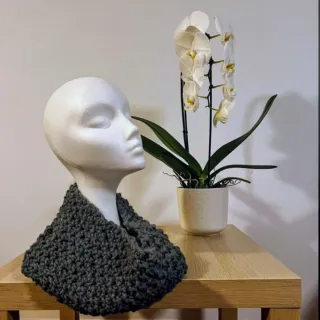 Bufanda tejida lana hecha a mano