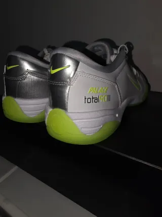 Nike Total 90 x Palace