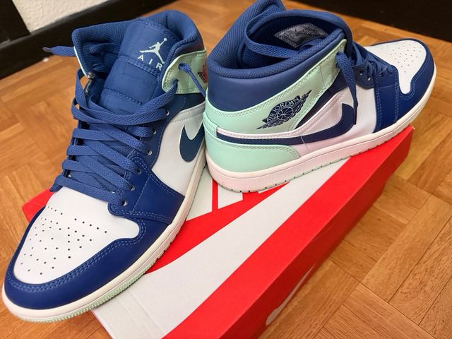 Jordan 1 Mid Azul y Verde