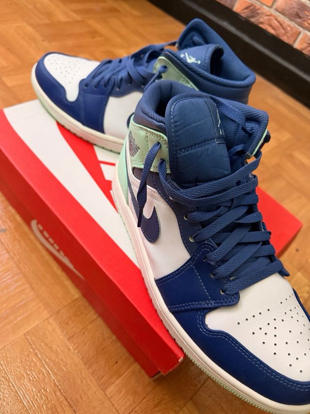 Jordan 1 Mid Azul y Verde