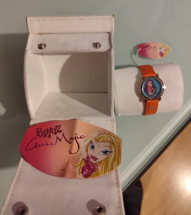 Caja con Reloj Bratz
