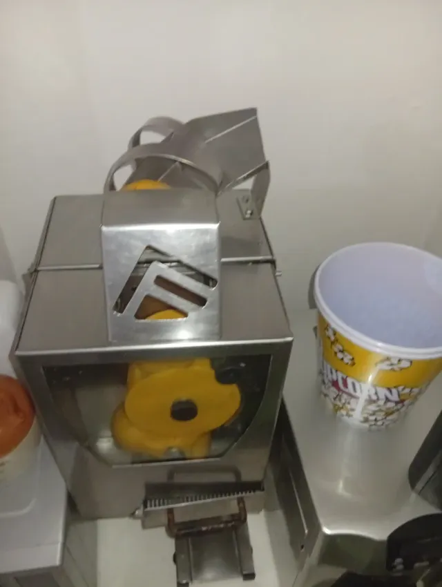 Exprimidor de cítricos profesional