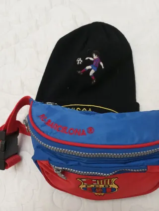 Riñonera y Gorro FC Barcelona sin estrenar.