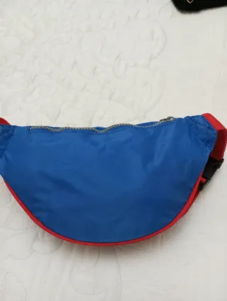 Riñonera y Gorro FC Barcelona sin estrenar.