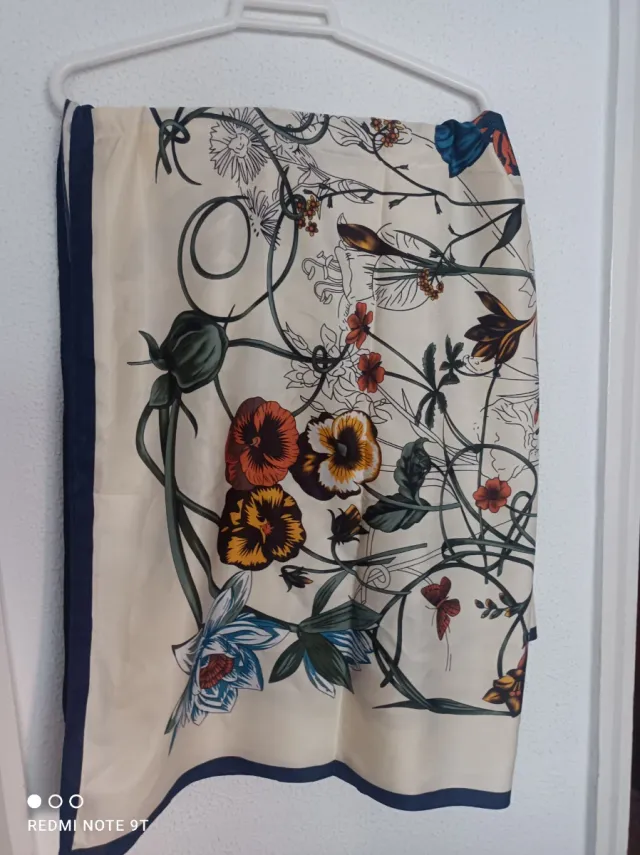 Pañuelo de cuello estampado floral