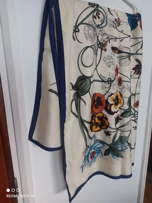 Pañuelo de cuello estampado floral